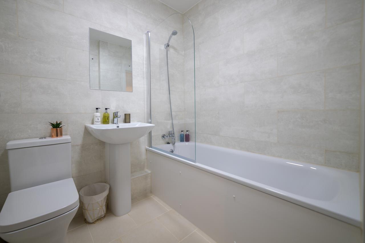 London Heathrow Serviced Apartments Ashford  Ngoại thất bức ảnh